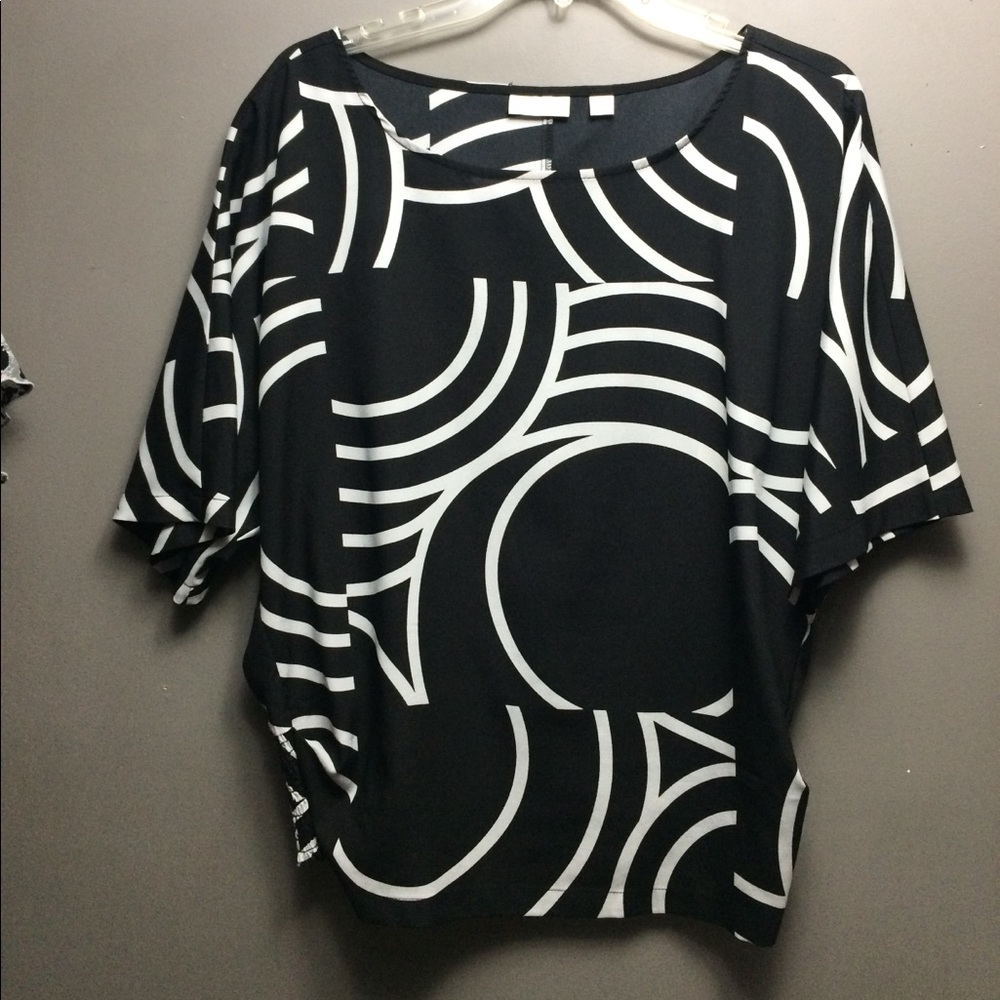 Black and white geometric shape